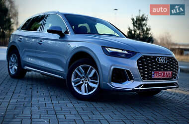 Позашляховик / Кросовер Audi Q5 2021 в 