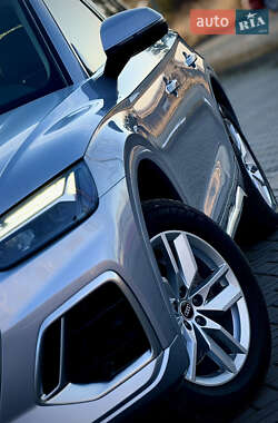 Позашляховик / Кросовер Audi Q5 2021 в 