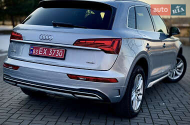 Позашляховик / Кросовер Audi Q5 2021 в 