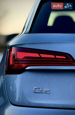 Позашляховик / Кросовер Audi Q5 2021 в 