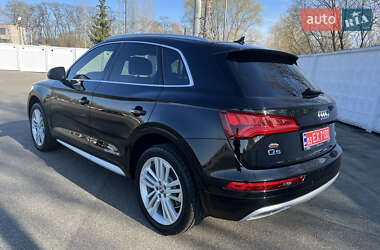 Позашляховик / Кросовер Audi Q5 2018 в 