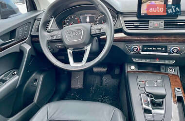 Позашляховик / Кросовер Audi Q5 2017 в 