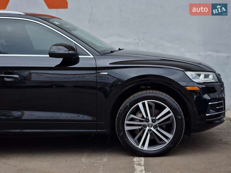 Внедорожник / Кроссовер Audi Q5 2019 в Одессе