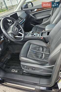 Внедорожник / Кроссовер Audi Q5 2018 в 