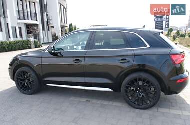 Внедорожник / Кроссовер Audi Q5 2018 в 