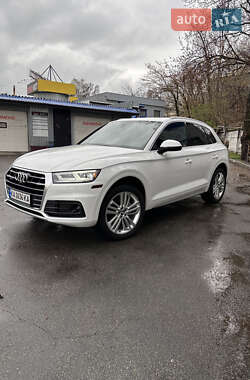 Внедорожник / Кроссовер Audi Q5 2017 в 
