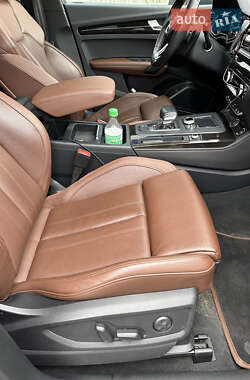 Внедорожник / Кроссовер Audi Q5 2017 в 