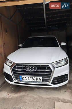 Внедорожник / Кроссовер Audi Q5 2017 в 
