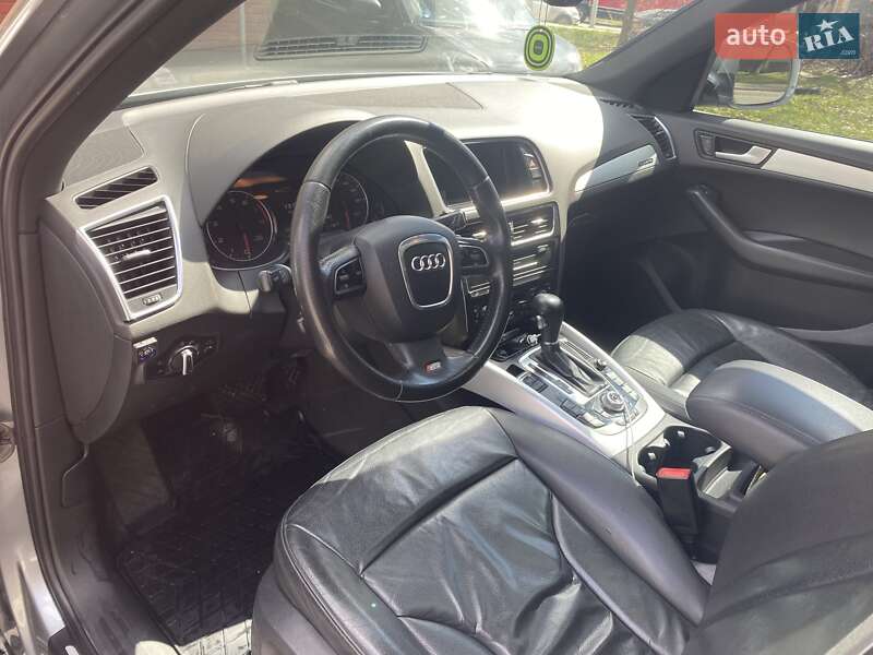 Внедорожник / Кроссовер Audi Q5 2009 в Киеве