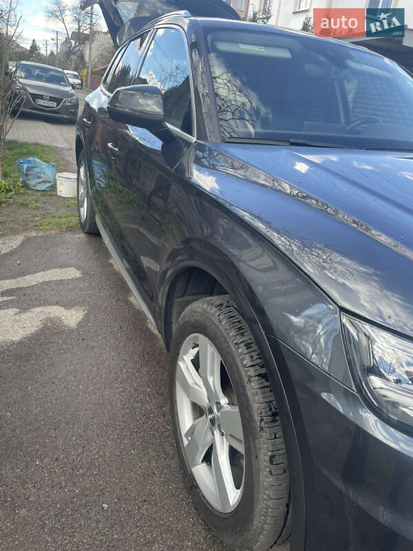 Позашляховик / Кросовер Audi Q5 2017 в Львові
