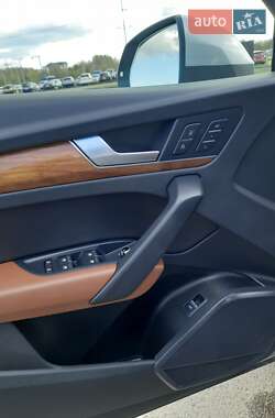 Внедорожник / Кроссовер Audi Q5 2022 в 