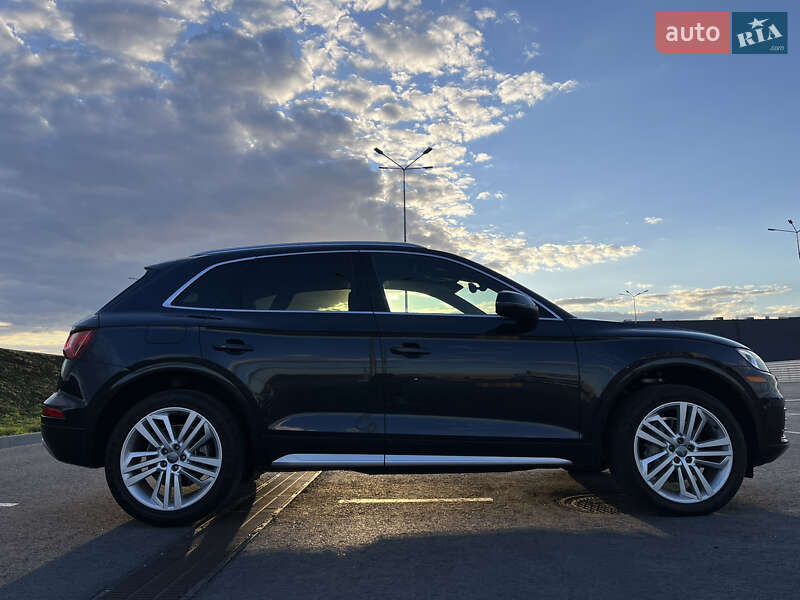 Внедорожник / Кроссовер Audi Q5 2017 в Львове