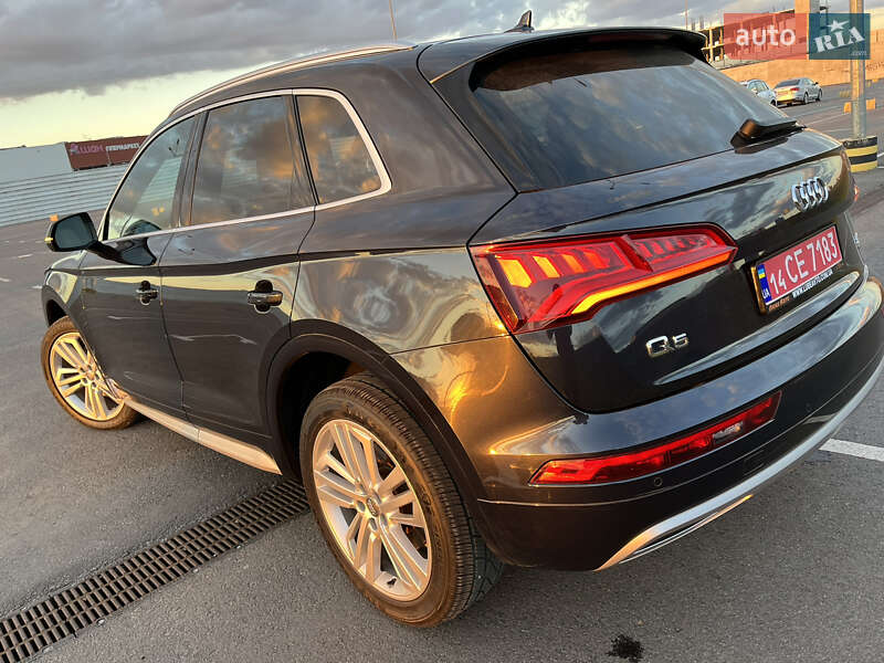 Внедорожник / Кроссовер Audi Q5 2017 в Львове