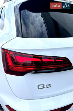 Внедорожник / Кроссовер Audi Q5 2021 в 