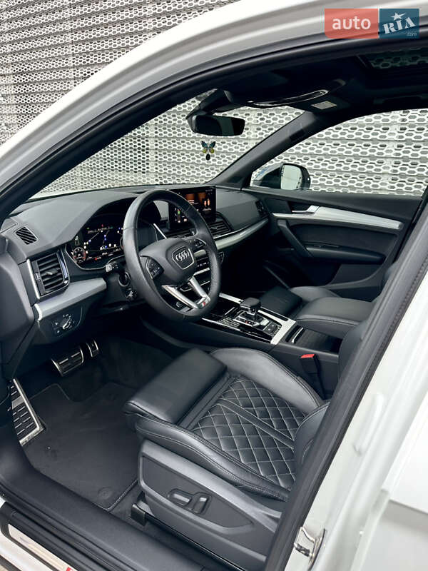 Позашляховик / Кросовер Audi Q5 2021 в Києві