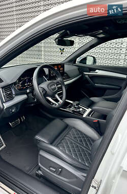 Внедорожник / Кроссовер Audi Q5 2021 в 