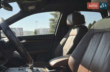 Внедорожник / Кроссовер Audi Q5 2018 в 