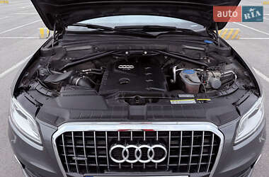 Внедорожник / Кроссовер Audi Q5 2016 в 