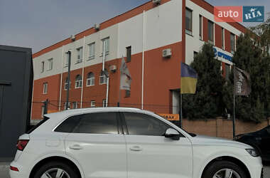 Внедорожник / Кроссовер Audi Q5 2017 в 