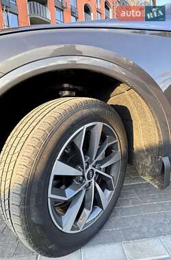 Внедорожник / Кроссовер Audi Q5 2020 в 