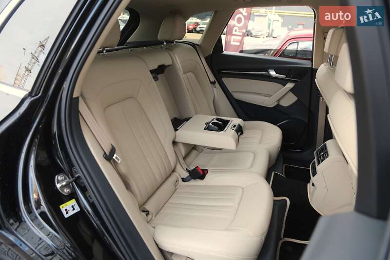 Позашляховик / Кросовер Audi Q5 2019 в Києві