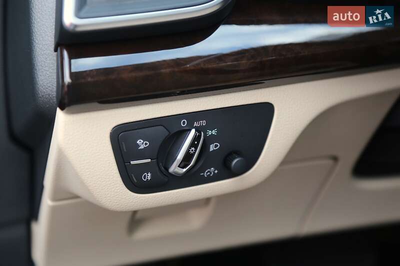 Позашляховик / Кросовер Audi Q5 2019 в Києві
