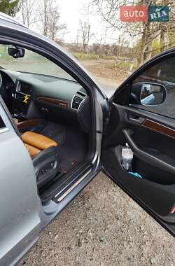 Внедорожник / Кроссовер Audi Q5 2011 в 