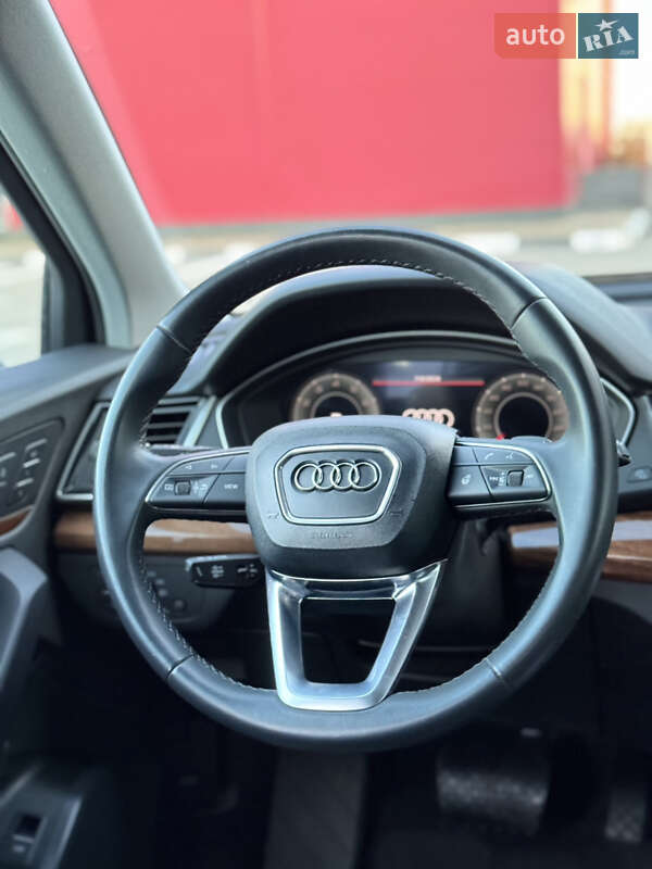 Позашляховик / Кросовер Audi Q5 2022 в Києві