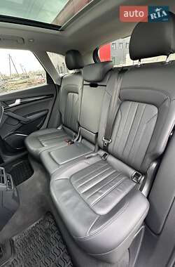 Внедорожник / Кроссовер Audi Q5 2018 в 