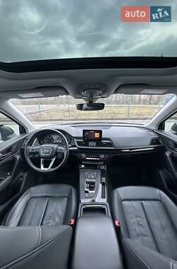 Внедорожник / Кроссовер Audi Q5 2018 в 