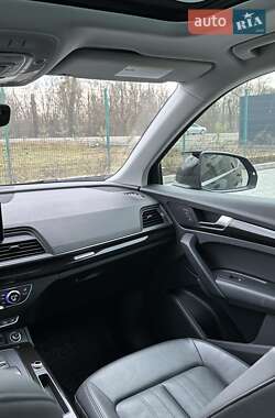 Внедорожник / Кроссовер Audi Q5 2018 в 