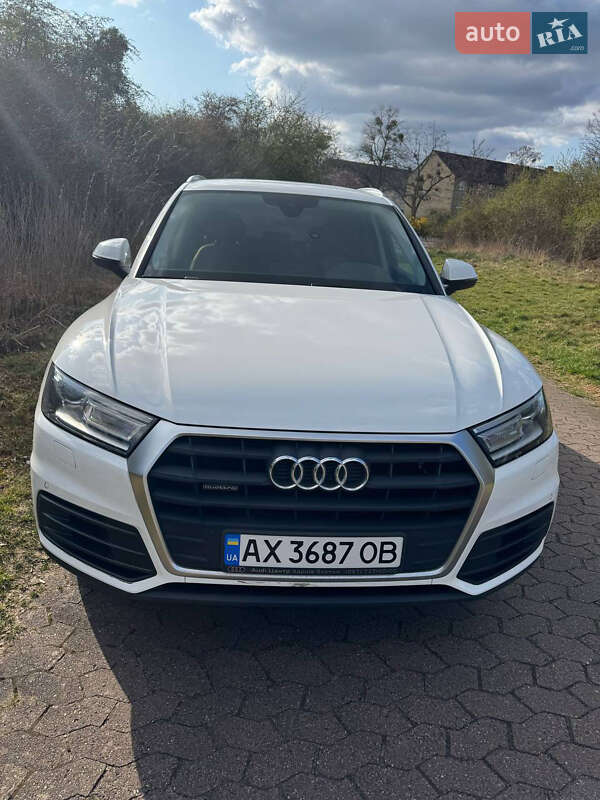 Внедорожник / Кроссовер Audi Q5 2018 в Харькове