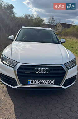 Внедорожник / Кроссовер Audi Q5 2018 в 