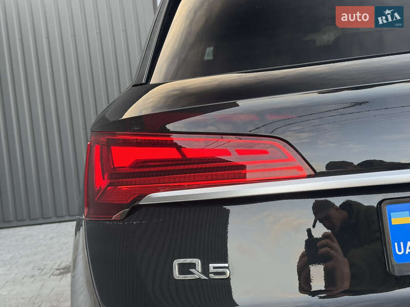 Позашляховик / Кросовер Audi Q5 2020 в Києві