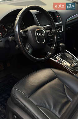 Внедорожник / Кроссовер Audi Q5 2011 в 