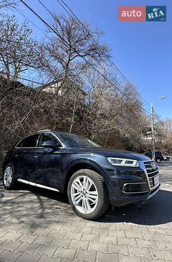 Внедорожник / Кроссовер Audi Q5 2018 в 