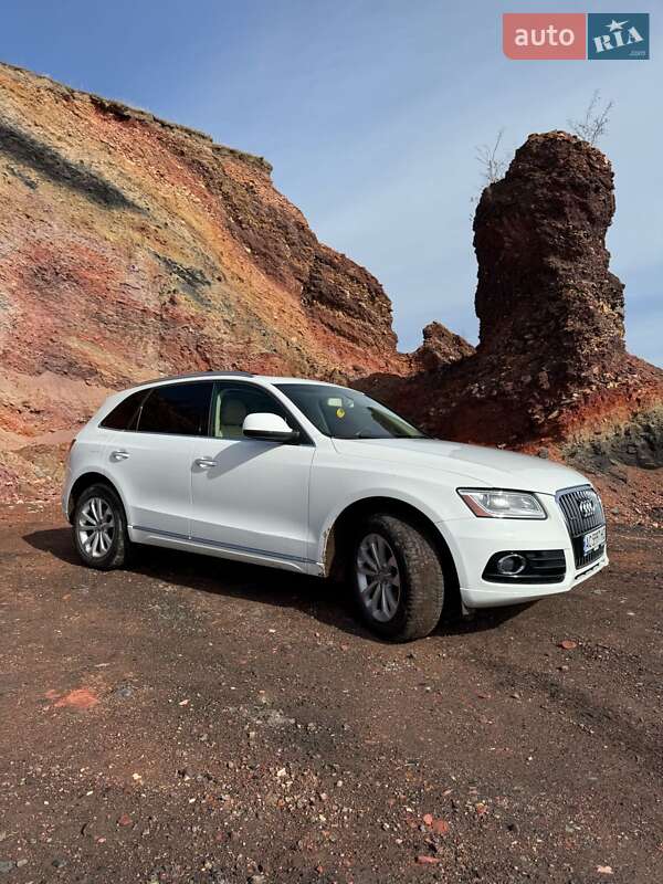 Внедорожник / Кроссовер Audi Q5 2014 в Нововолынске