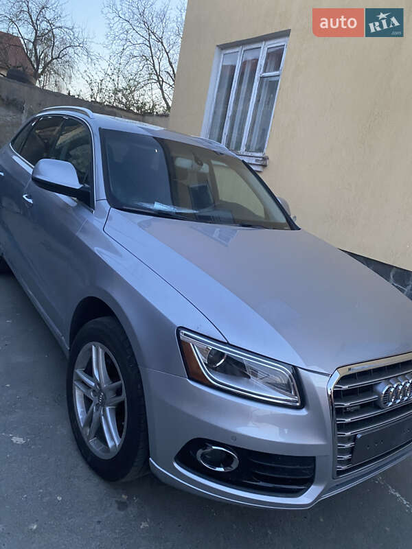 Внедорожник / Кроссовер Audi Q5 2015 в 