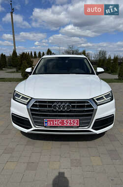 Позашляховик / Кросовер Audi Q5 2017 в 