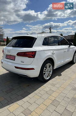Позашляховик / Кросовер Audi Q5 2017 в 
