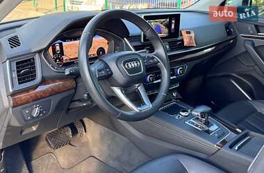 Внедорожник / Кроссовер Audi Q5 2020 в 