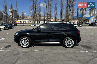 Внедорожник / Кроссовер Audi Q5 2017 в 