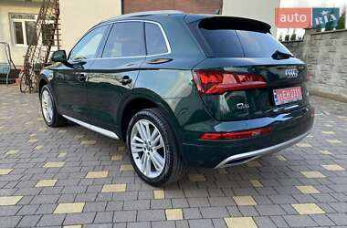 Позашляховик / Кросовер Audi Q5 2018 в 