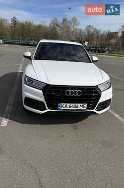 Внедорожник / Кроссовер Audi Q5 2018 в 