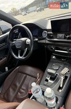 Внедорожник / Кроссовер Audi Q5 2018 в 