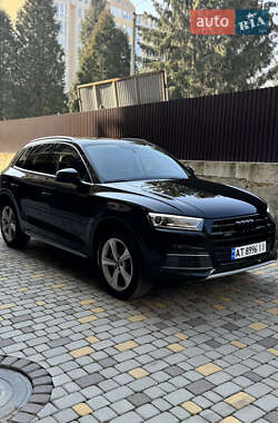 Внедорожник / Кроссовер Audi Q5 2019 в 