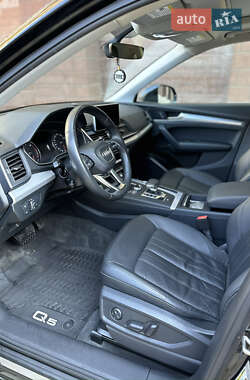 Внедорожник / Кроссовер Audi Q5 2019 в 