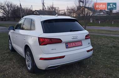 Внедорожник / Кроссовер Audi Q5 2017 в 
