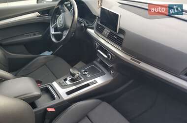 Внедорожник / Кроссовер Audi Q5 2017 в 