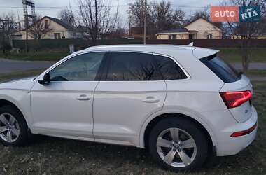 Внедорожник / Кроссовер Audi Q5 2017 в 